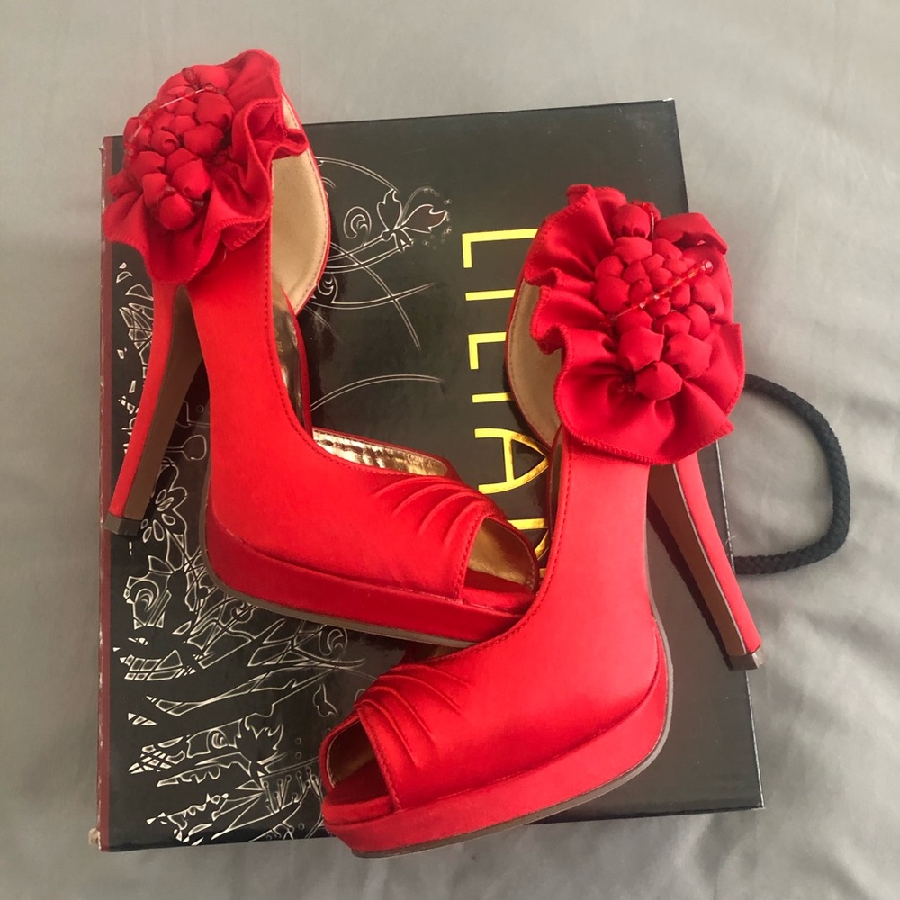 Heels - Picture 3 of 3